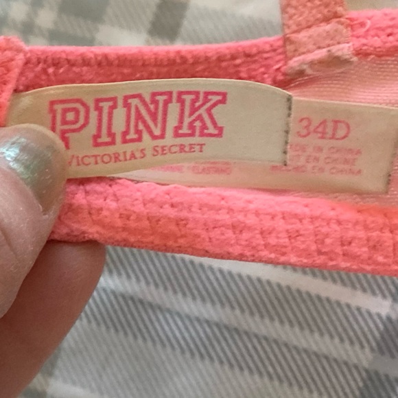 Victoria’s Secret    Neon orange T shirt Bra - Picture 3 of 4